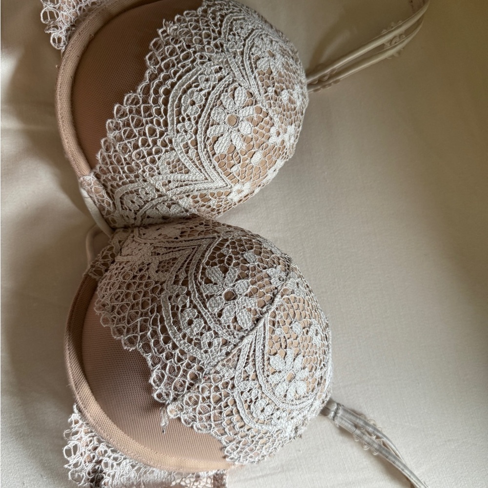 Victoria’s Secret bombshell